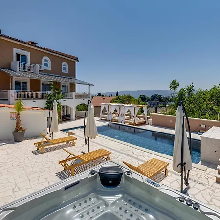 Апартаменты Dvor Aaki