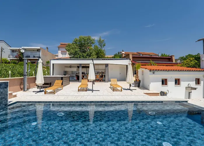 Apartament Dvor Aaki *