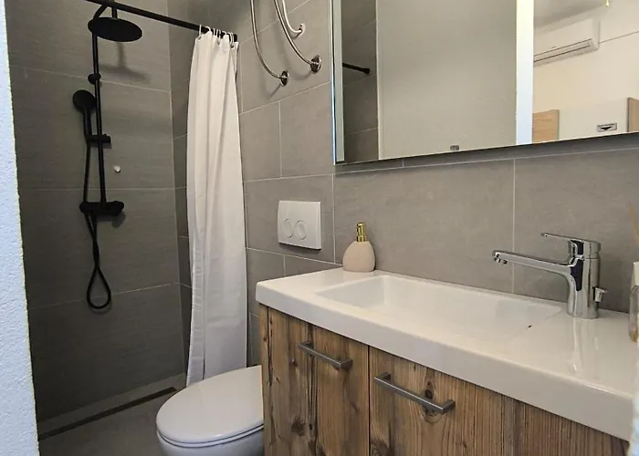 Dvor Aaki Apartament Novi Vinodolski