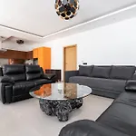 Dvor Aaki Novi Vinodolski