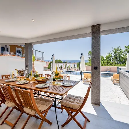 아파트 Dvor Aaki *