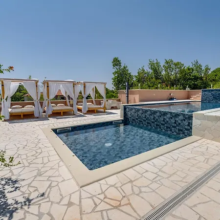 Dvor Aaki شقة نوفي فينودولسكي