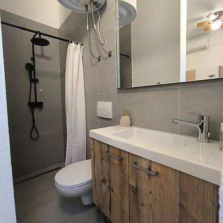 Dvor Aaki Appartement Novi Vinodolski