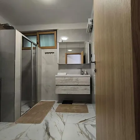 Dvor Aaki Appartement