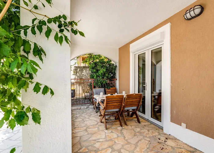 Dvor Aaki Apartman *